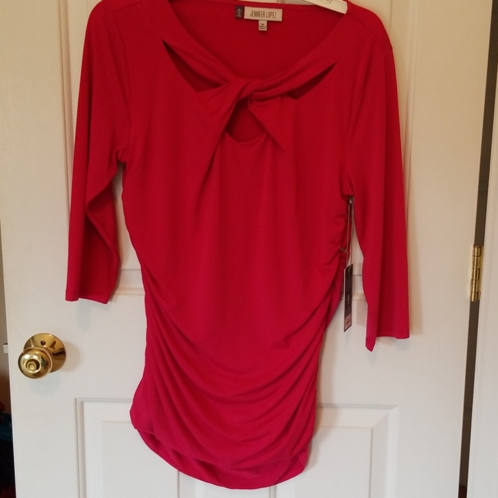 Jennifer Lopez fuchsia top